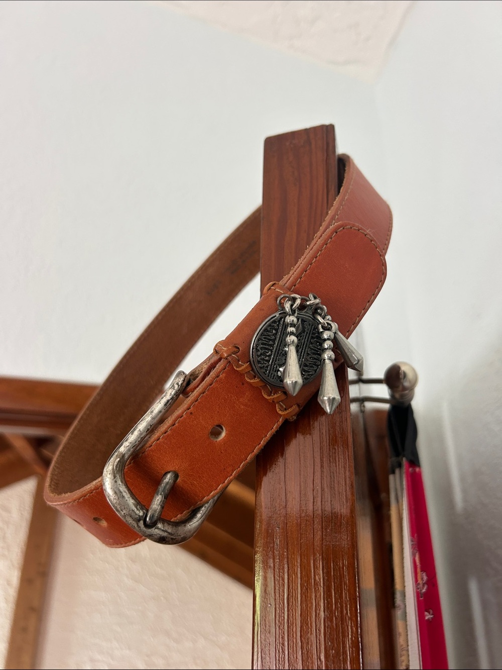 Vintage Made in USA Distressed Concho Southwestern Tan/light brown Leather Belt, - Picture 3 of 6